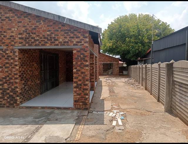 3 BEDROOM HOUSE FOR SALE IN SASOLBURG EXT 12